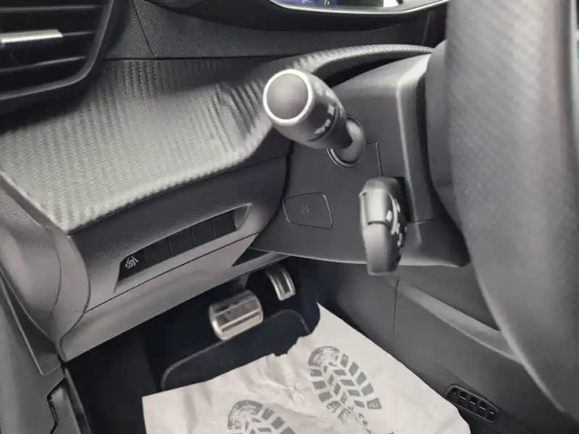Peugeot 208 electrique 50 kwh 136ch — photo 38