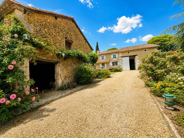 Maison en pierre de 130m2 avec piscine