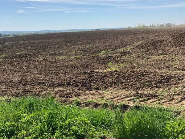 Terrain 3700 m2 constructible