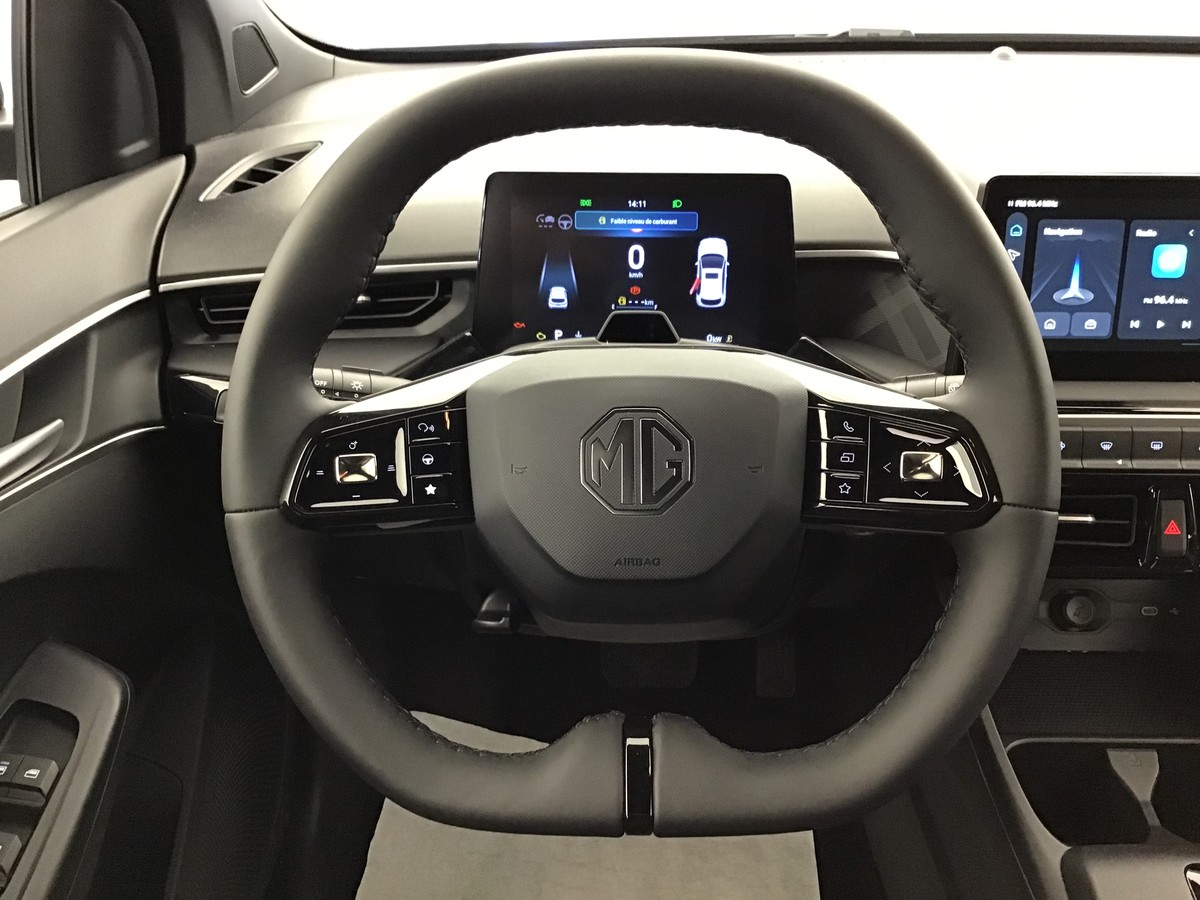 MG MG3 — photo 12