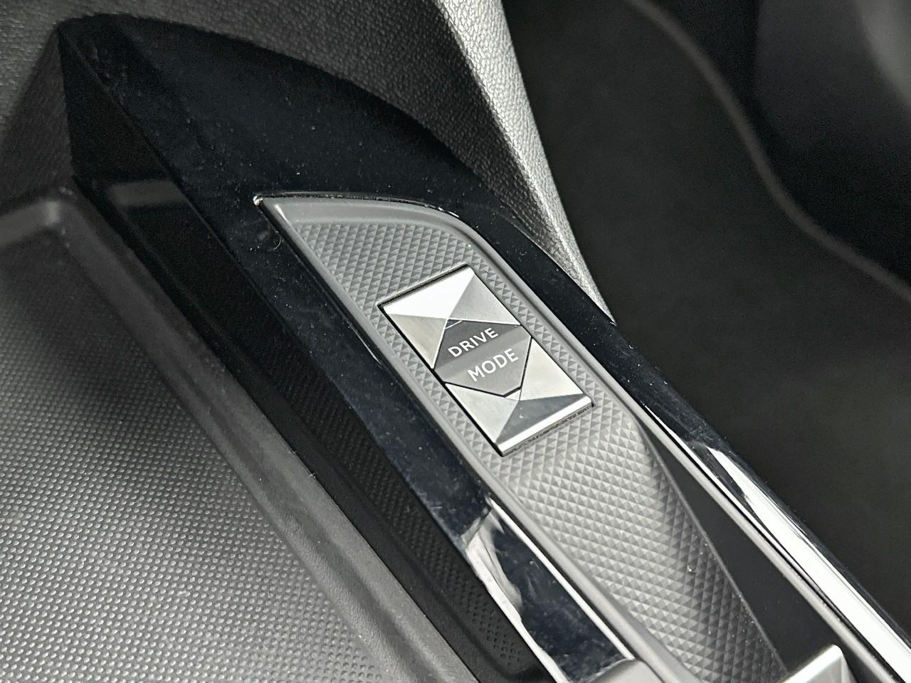 Ds Ds 3 crossback puretech 130 eat8 performance line+ — photo 32