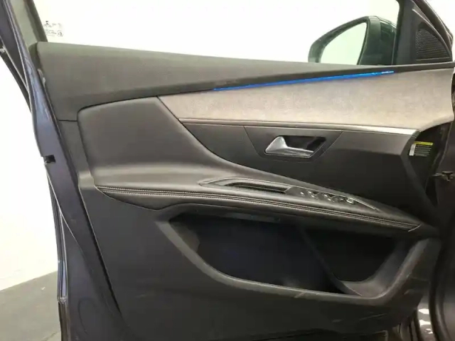 Peugeot 3008 puretech 130ch s&amp;s eat8 — photo 16