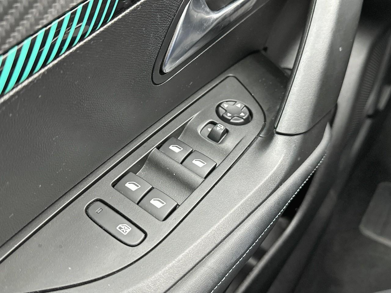 Peugeot 2008 bluehdi 130 s&s eat8 allure pack — photo 15