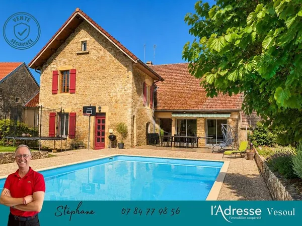 Maison 10 pièces 370 m²