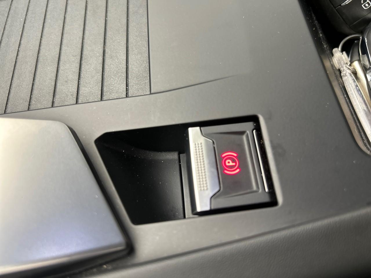 Peugeot 308 phev 225 e-eat8 gt — photo 19
