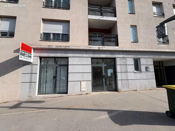 Local commercial 120 m²