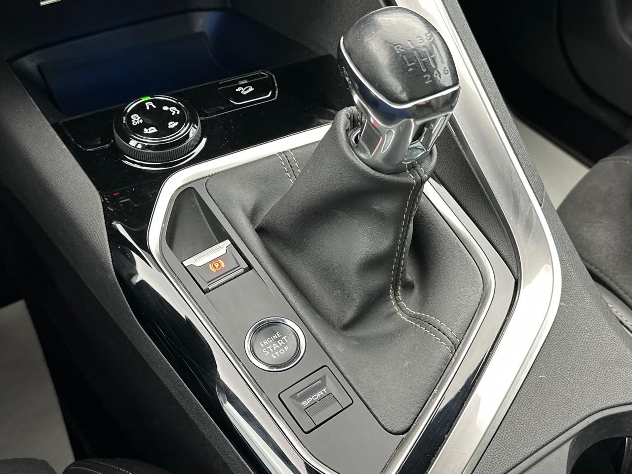 Peugeot 5008 puretech 130ch s&s bvm6 gt — photo 30