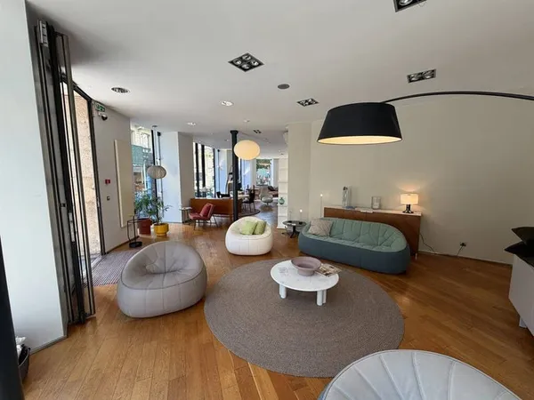 Boutique 400 m²