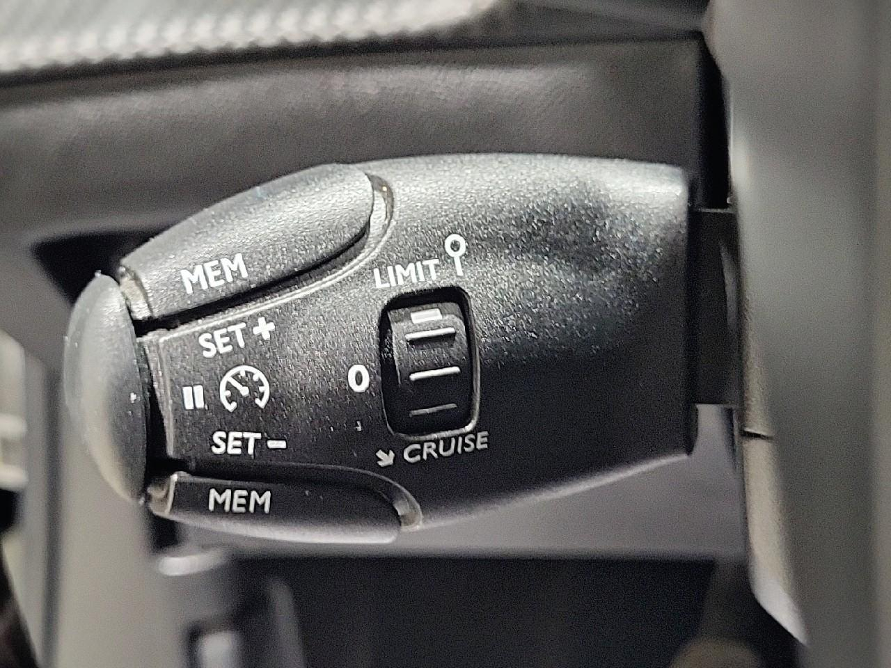 Peugeot 2008 puretech 100 s&s bvm6 style — photo 22