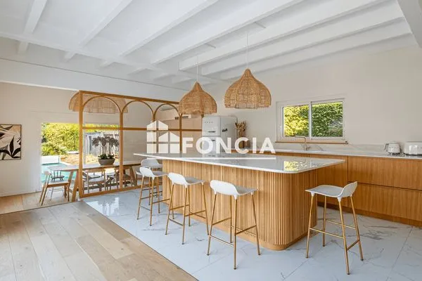 Maison 7 pièces 202 m²