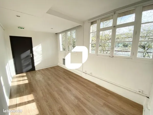 Bureaux 61 m²