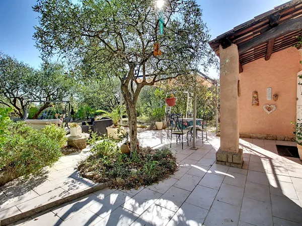 A VENDRE EN EXCLUSIVITE ! FLAYOSC Maison avec dépendance sur TERRAIN de 2000 m²
