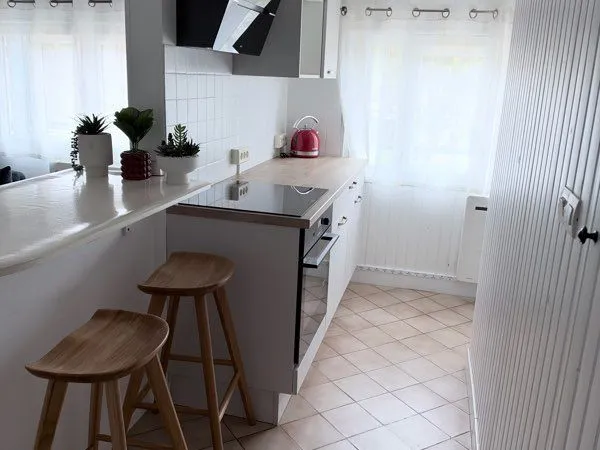 T2 MEUBLÉ 39 m² + BOX FERMÉ - RÉNOVÉ - MOISSY-CRAMAYEL