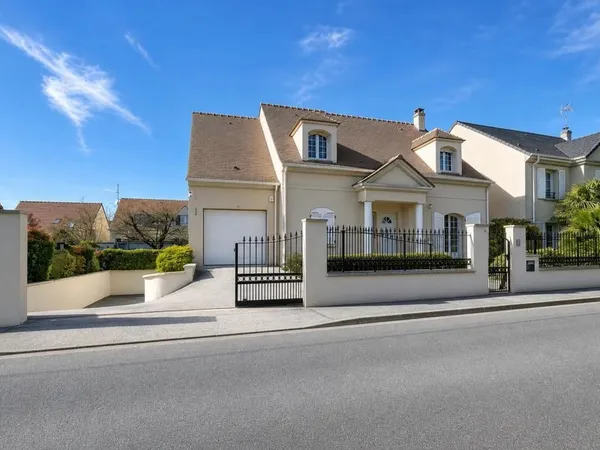 Grande maison 5 chambres à Beauchamp