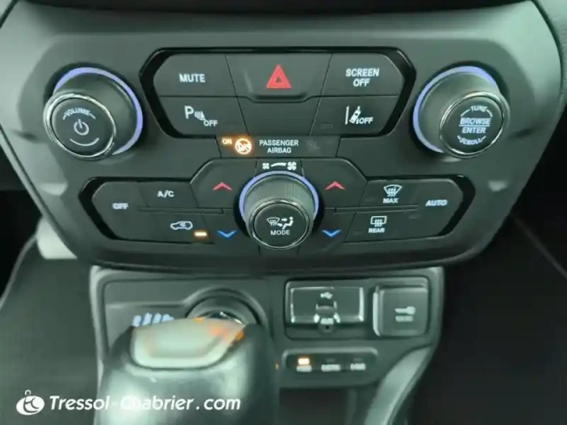 Jeep Renegade 1.3 turbo t4 190 ch phev at6 4xe eawd 80th anniversary — photo 15