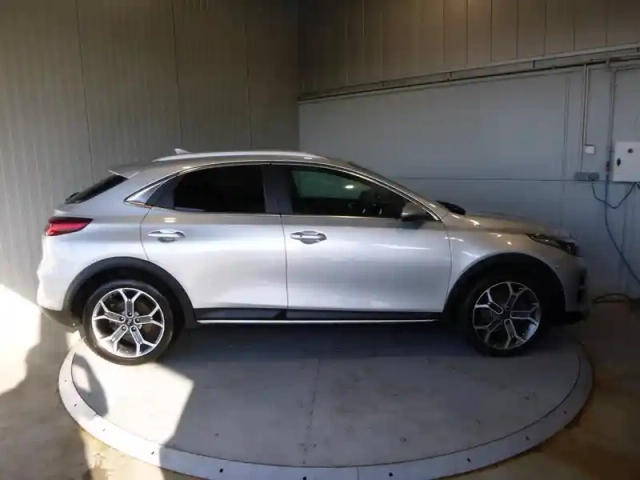 Kia Xceed 1.4 t-gdi 140ch design dct7 — photo 4