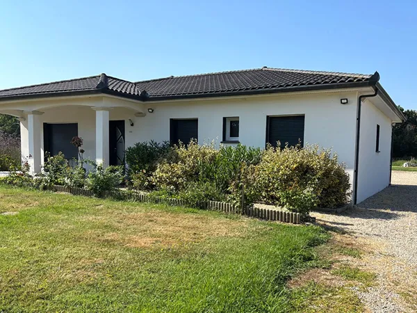 Castelsarrasin ? Maison contemporaine de plain-pied avec 4 chambres et 2 800 m² de terrain