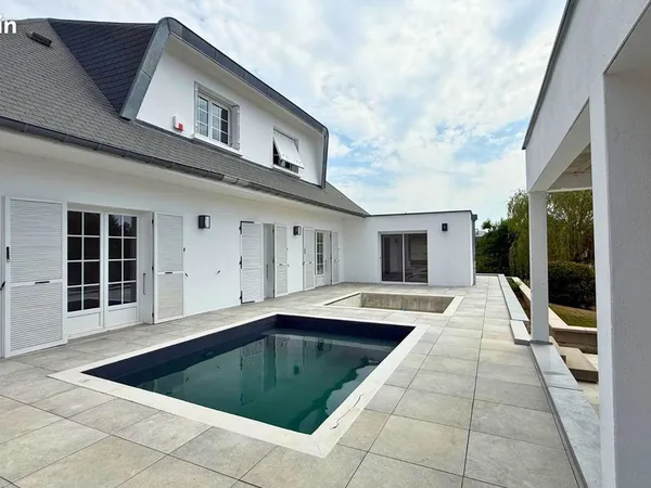 Maison 6 pièces 220 m²