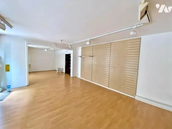 Local d'activités 52 m²