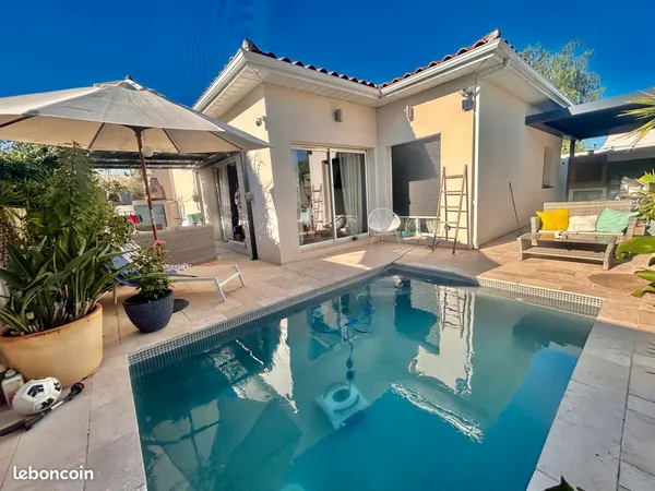 Villa récente avec piscine en exclusivité Mauguio centre