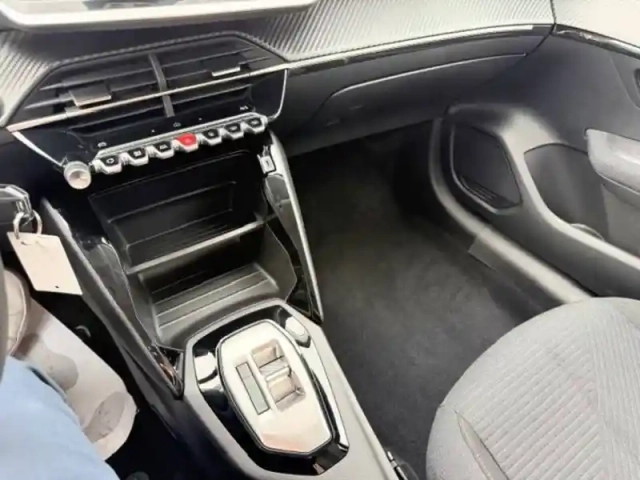 Peugeot 208 hybrid 110 ch e-dcs6 — photo 18