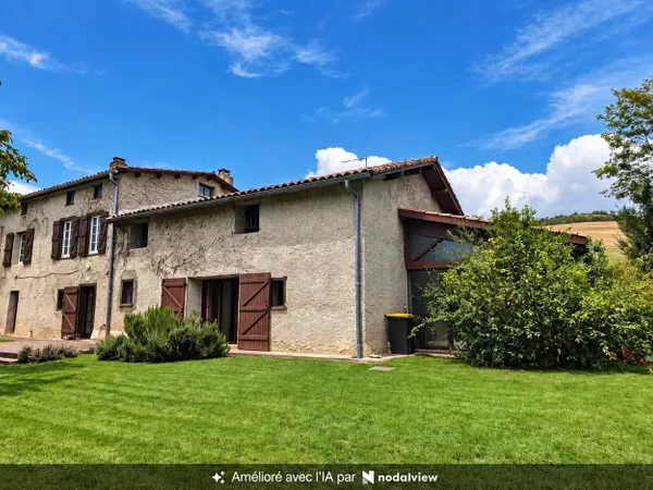 Maison en pierre avec bergerie sur 10 hectares - Vue campagne, sans voisin proche