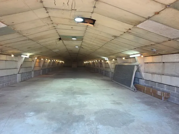 Loue hangar