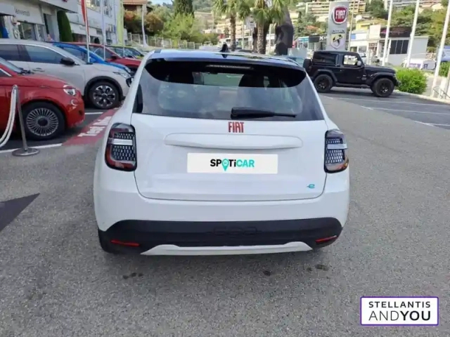 Fiat 600 e 54 kwh 156 ch — photo 5