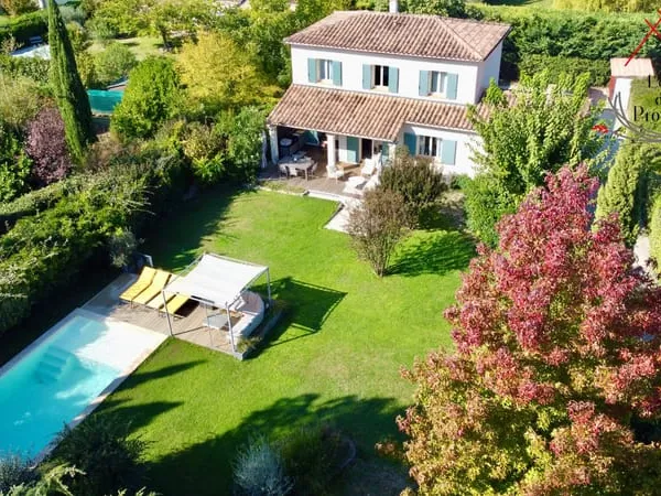 RARE A PERNES LES FONTAINES MAGNIFIQUE VILLA SUR SECTEUR REC