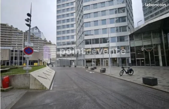 Local commercial 242 m²