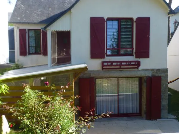 à louer maison à Carnac grande plage dans jardin clos