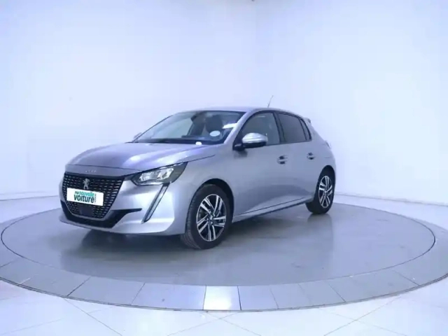 Peugeot 208 puretech 100 s&amp;s eat8 — photo 1