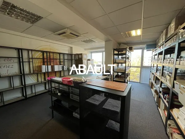 Local professionnel 202 m²