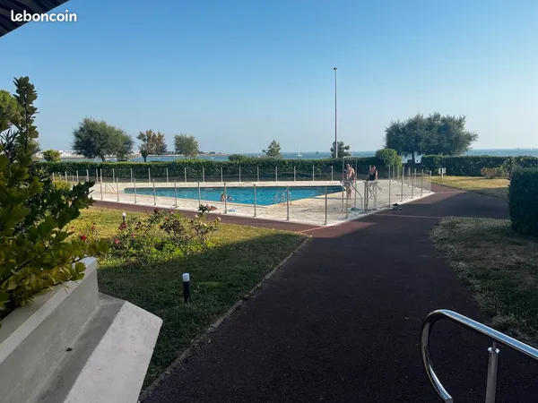 STUDIO 36m2 A VENDRE- La Rochelle rez de chaussée vue sur mer - dans une résidence avec piscine