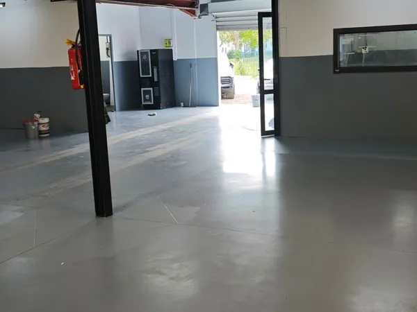 Local d’activité et entrepôt Location Longperrier  175m² 2300€