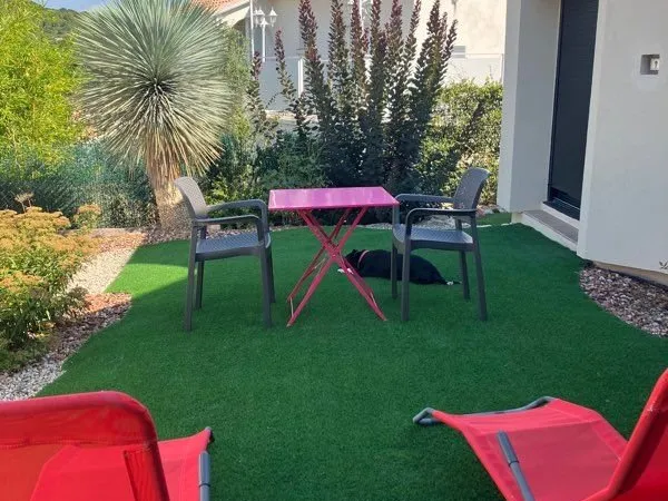 Maisonnette F2 dans la garrigue