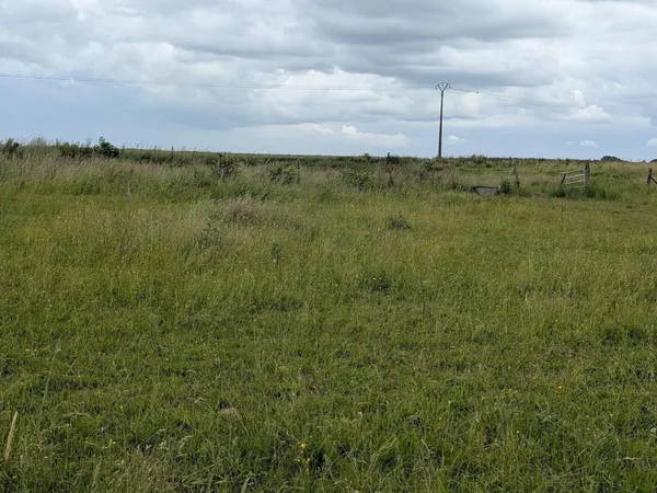 Terrain constructible 962 m² — Ansauvillers (60120) — Liberté architecturale & cadre de vie idéal