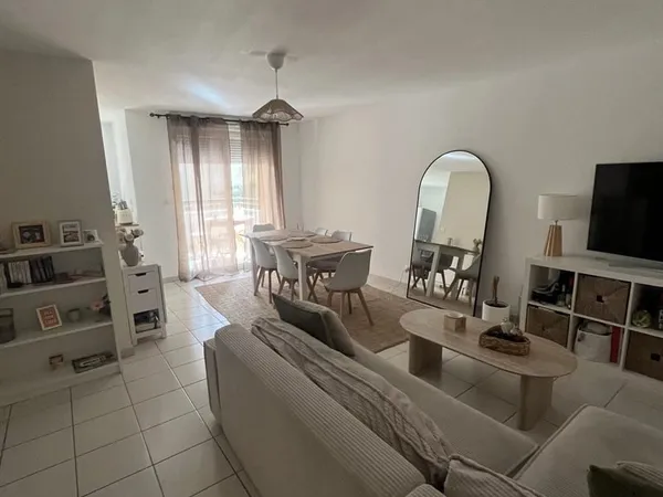 APPARTEMENT RECENT