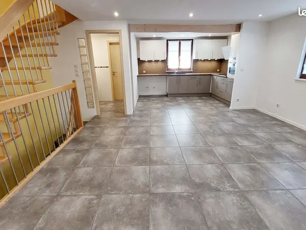 Maison de ville bi-famille Appartement Triplex droit F5 103m2 HINDISHEIM garage Pac aquathermie plan