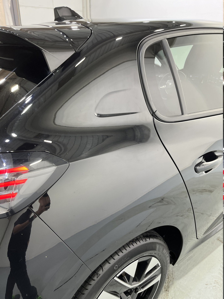 Peugeot 208 — photo 39