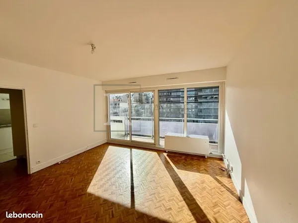 Studio 1 pièce 33 m²