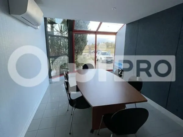 Bureau 135 m²