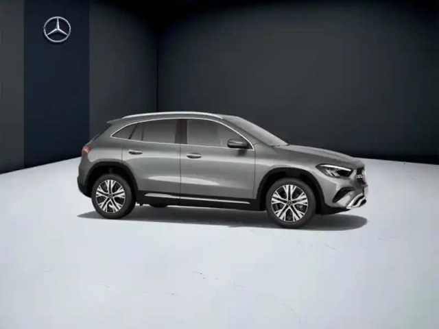 Mercedes Gla 200 d progressive line — photo 17