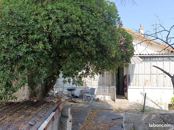 MARSEILLE 11e - LA POMME - MAISON INDIVIDUELLE AVEC JARDIN ET FORT POTENTIEL