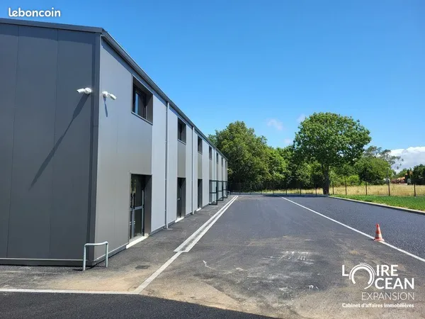 Local d'activité 200 m²