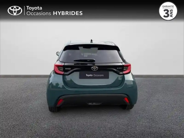 Toyota Yaris 116h design 5p mc24 — photo 4