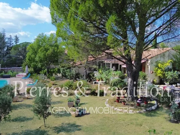 Exclusivité ! Jolie maison avec piscine et vue sur le Luberon