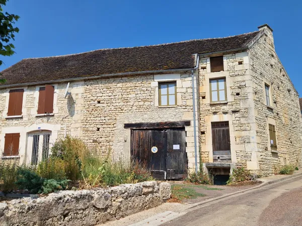 ENSEMBLE IMMOBILIER À FORT POTENTIEL À COLLAN