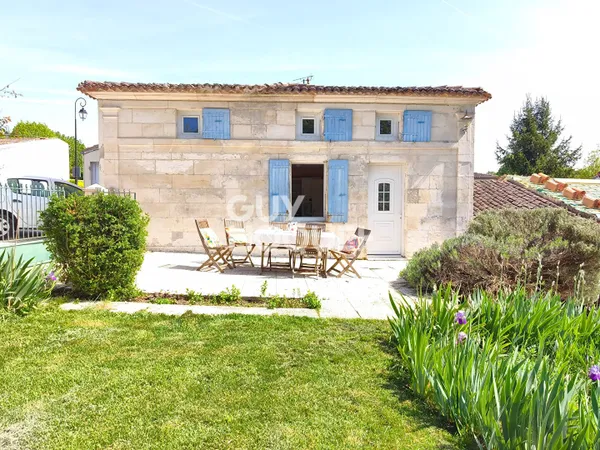 Maison charentaise 10 mn de Saintes