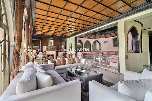 Maison 8 pièces 650 m²